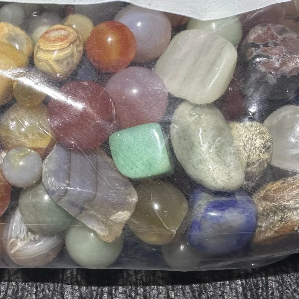 Crystals & Stones - Picture 5 of 7